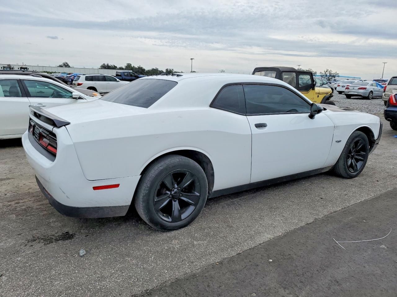 2015 Dodge Challenger sxt