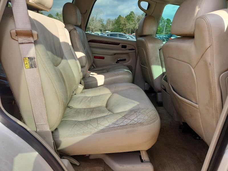 2004 Cadillac Escalade Luxury