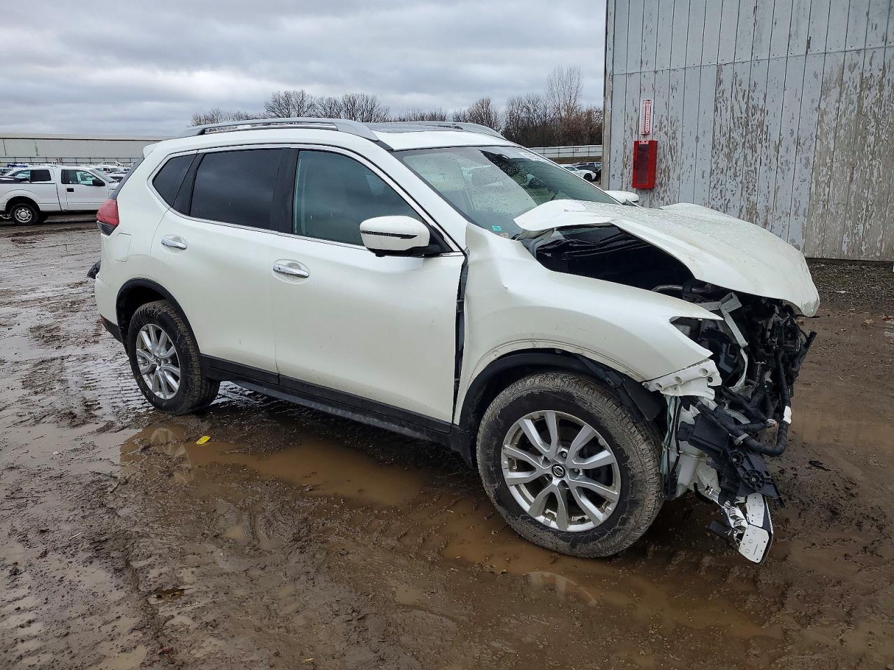 2017 Nissan Rogue sv