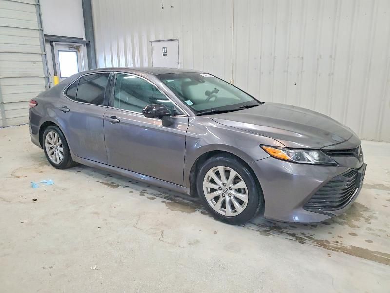 2020 Toyota Camry le