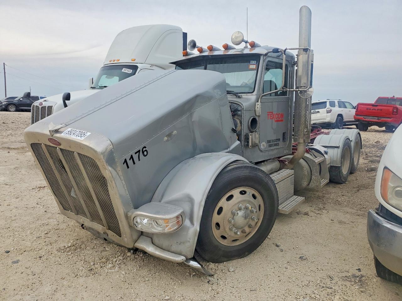 2023 Peterbilt 389 Semi Truck