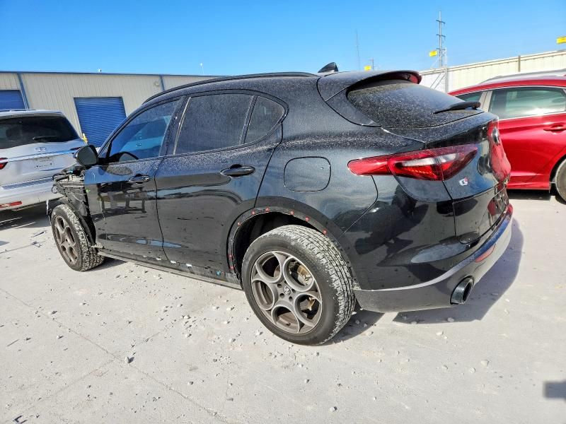 2022 Alfa Romeo Stelvio ti