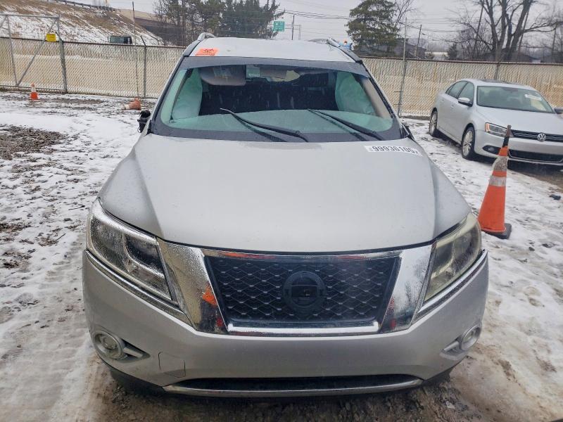2016 Nissan Pathfinder s
