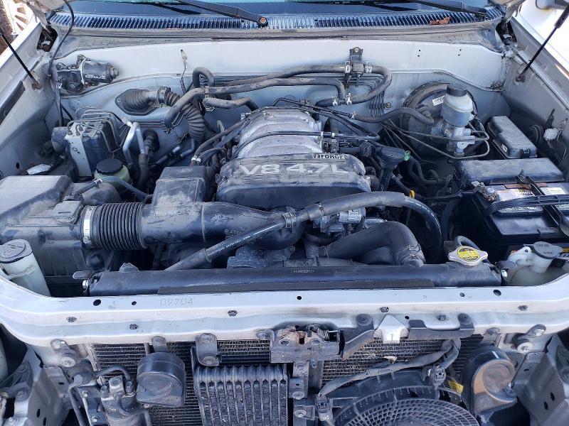 2002 Toyota Sequoia SR5