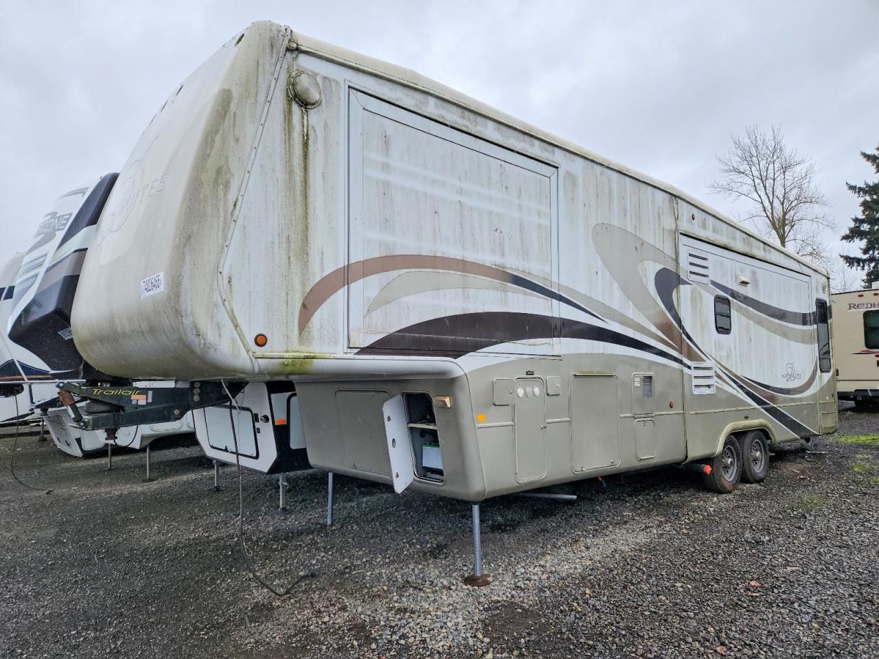 2007 Dxdg Mobile Suites