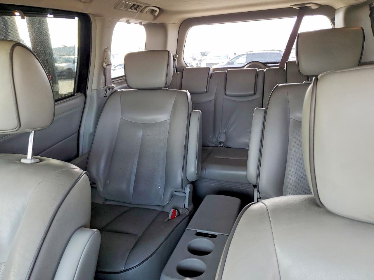 2013 Nissan Quest s