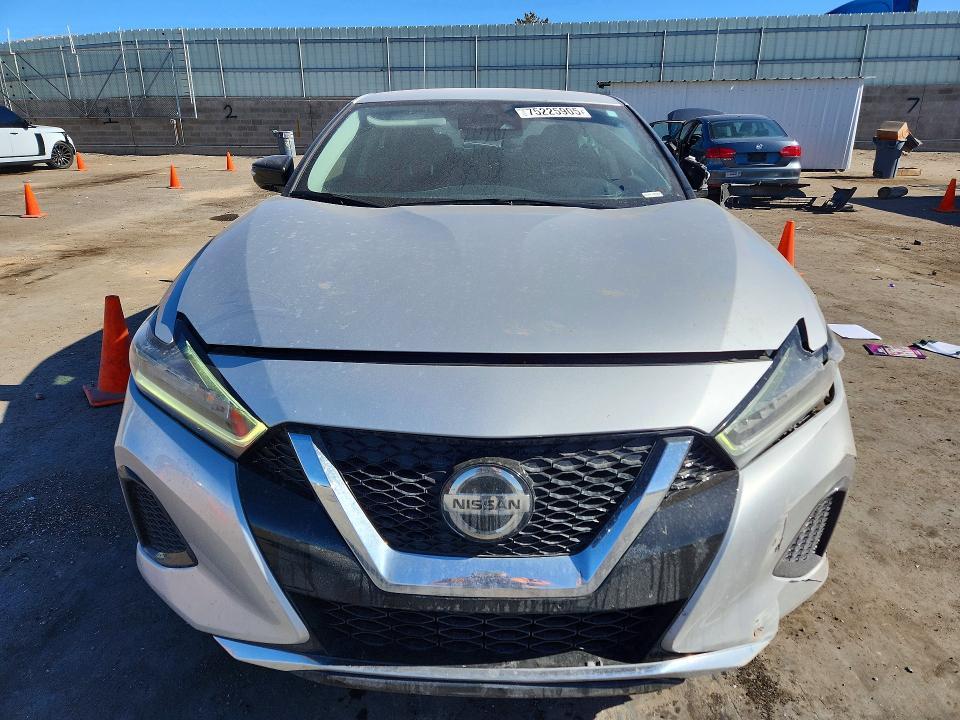 2022 Nissan Maxima sv