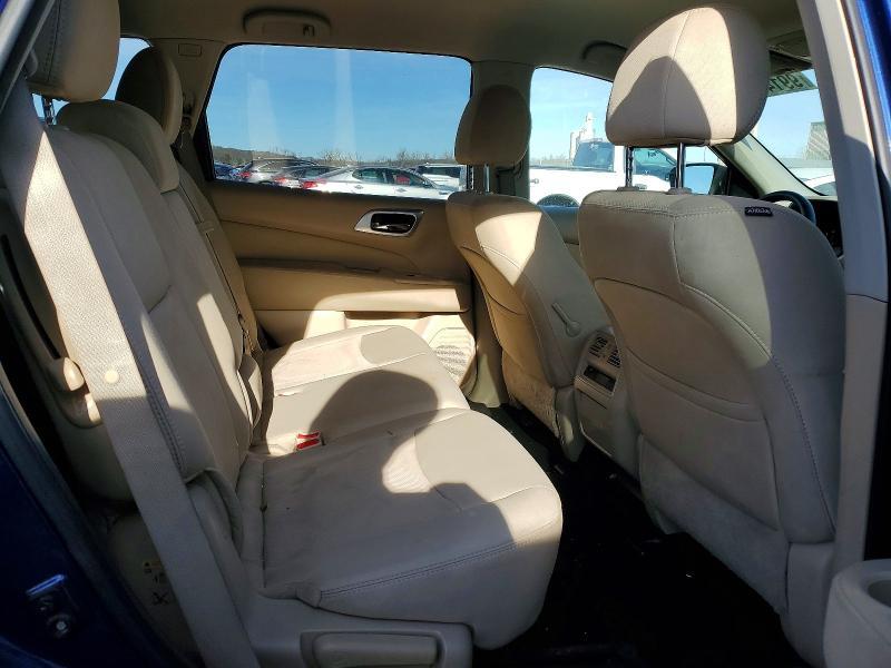 2017 Nissan Pathfinder s