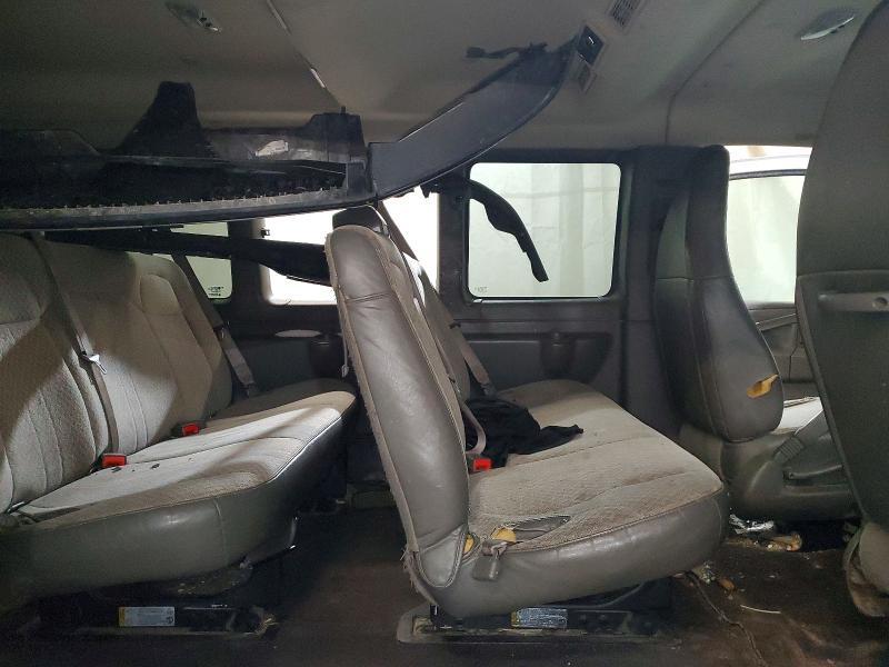 2020 Chevrolet Express G2500 LT