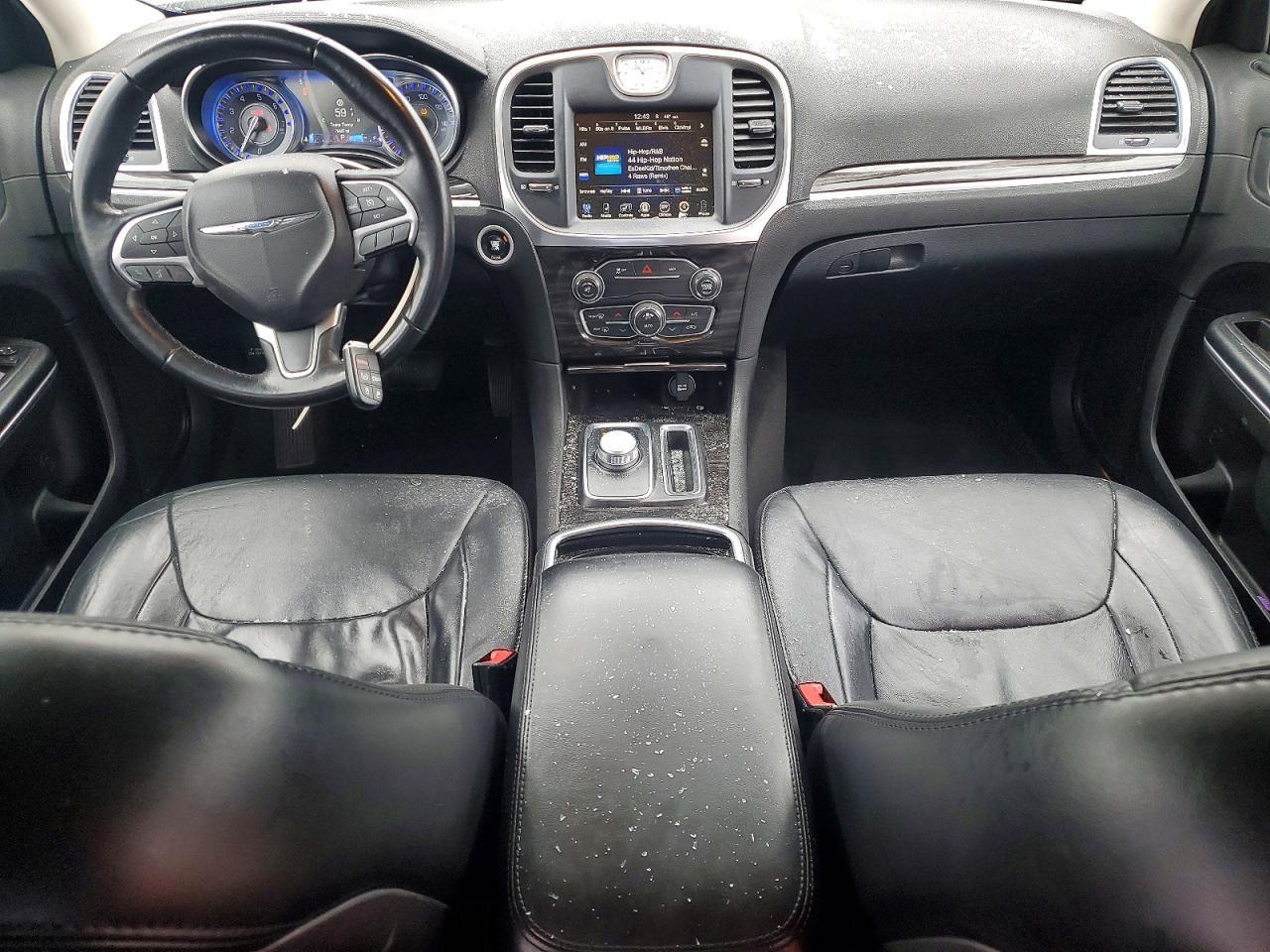 2016 Chrysler 300 Limited