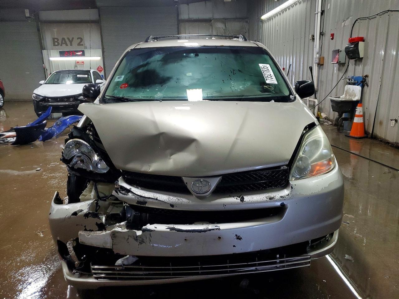 2005 Toyota Sienna ce