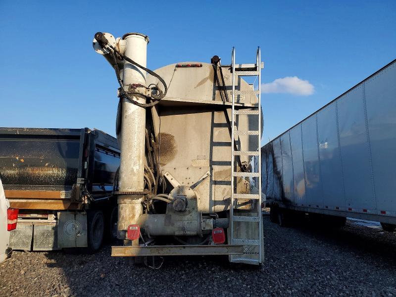 2001 International F-2574 Feed Mixer Truck