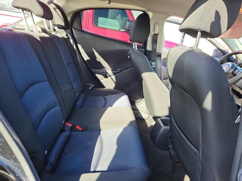 2020 Toyota Yaris le