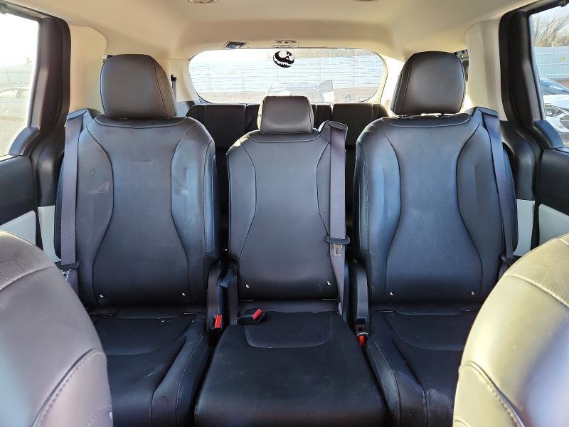 2024 KIA Carnival ex
