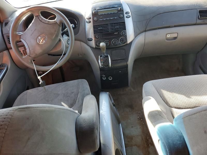 2006 Toyota Sienna le 7 Passenger