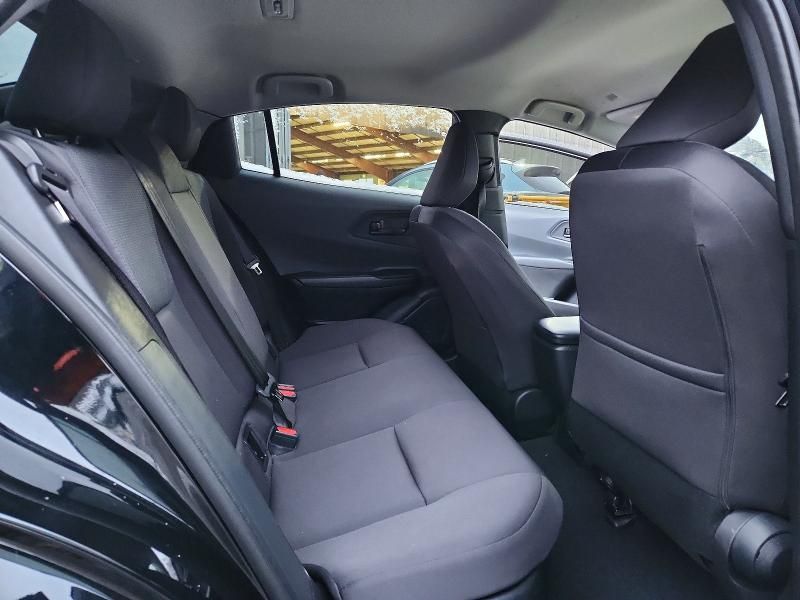 2025 Toyota Prius le