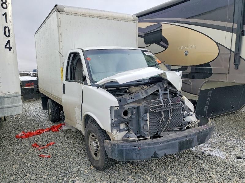2014 Chevrolet Express box Truck