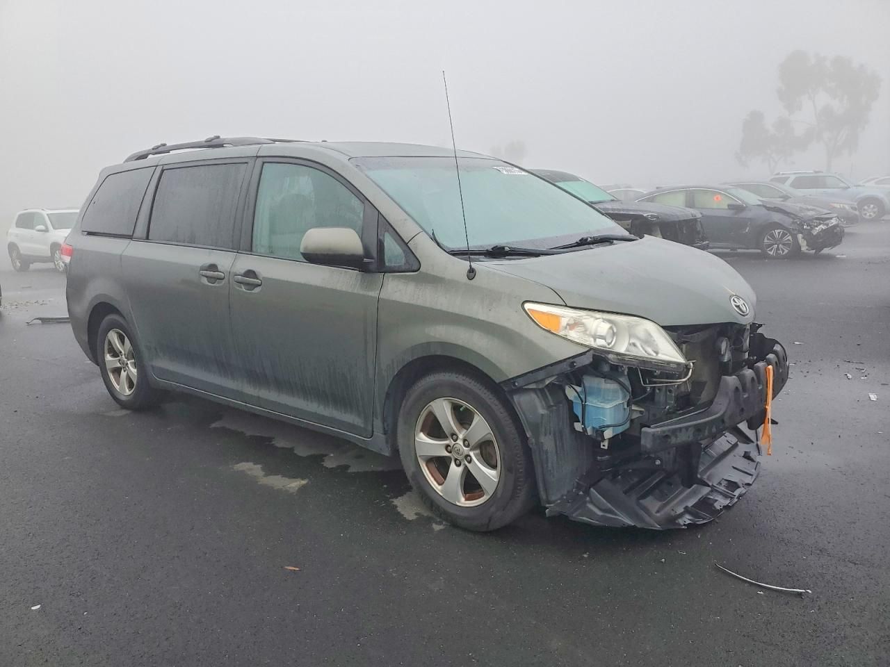 2013 Toyota Sienna le
