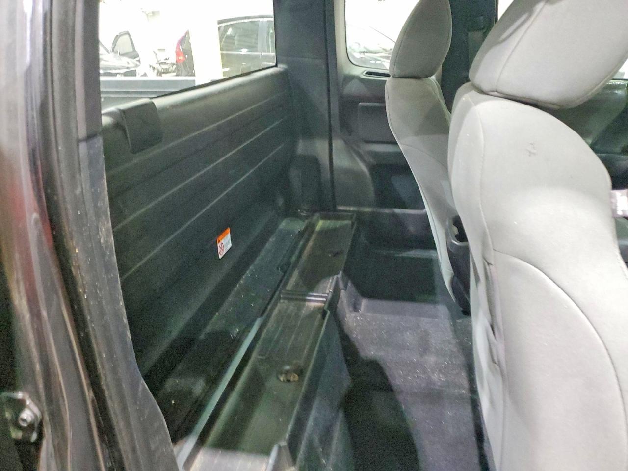 2017 Toyota Tacoma SR