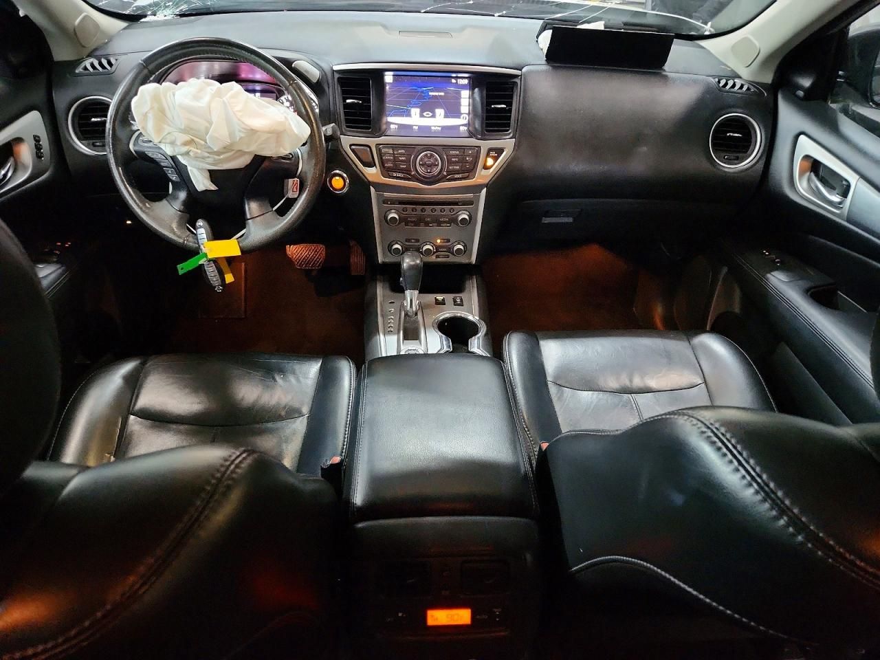 2017 Nissan Pathfinder sl