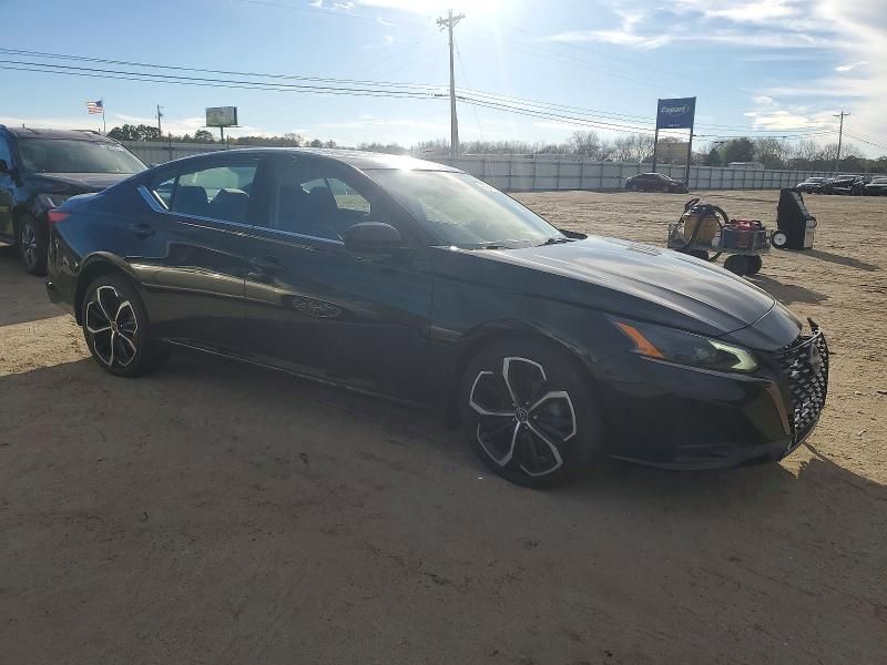 2024 Nissan Altima sr
