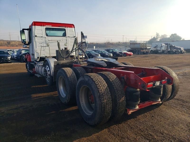 2016 Volvo VNL Semi Truck