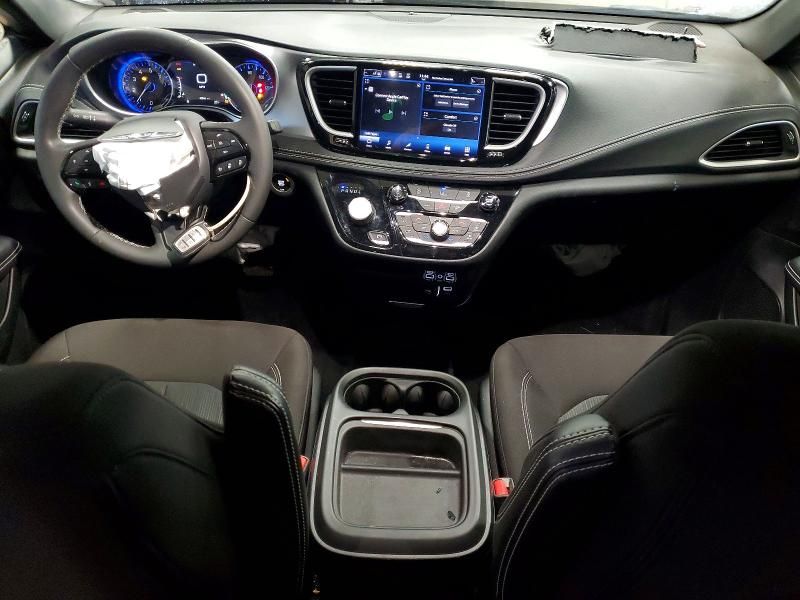 2022 Chrysler Pacifica Touring