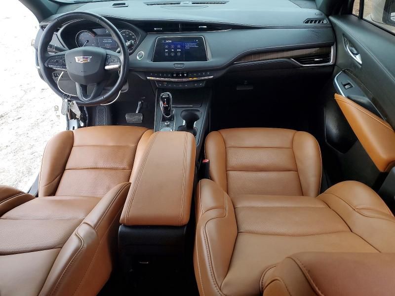 2022 Cadillac XT4 Premium Luxury