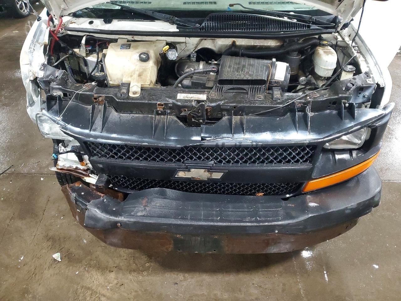 2004 Chevrolet Express Cargo 2500 1