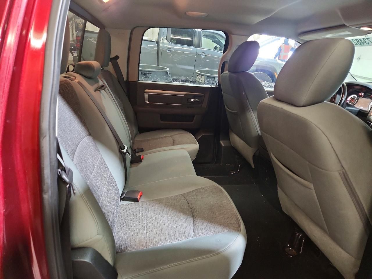 2016 Dodge Ram 1500 slt