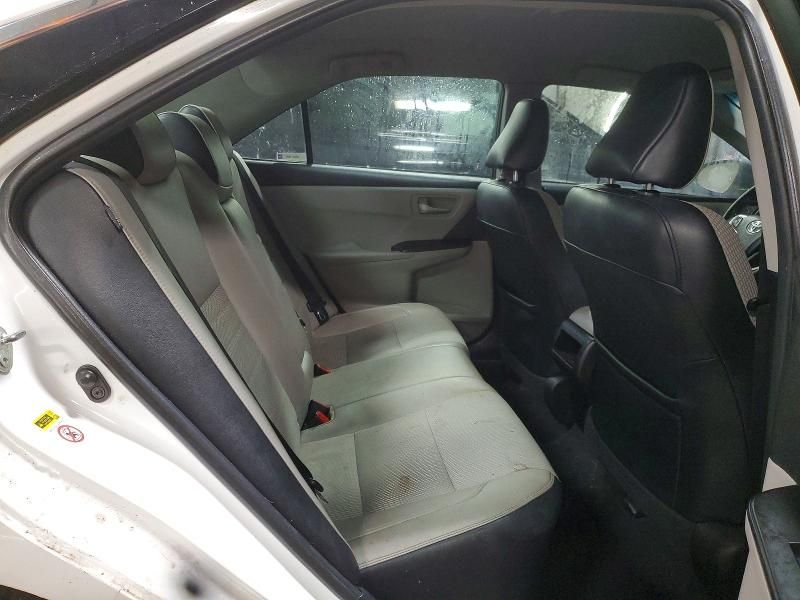 2016 Toyota Camry le