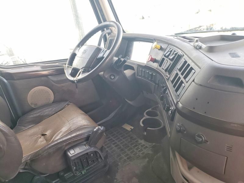 2018 Volvo VN VNL-Semi Truck