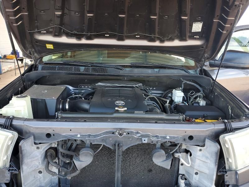 2013 Toyota Tundra Double cab SR5