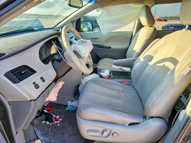 2014 Toyota Sienna le