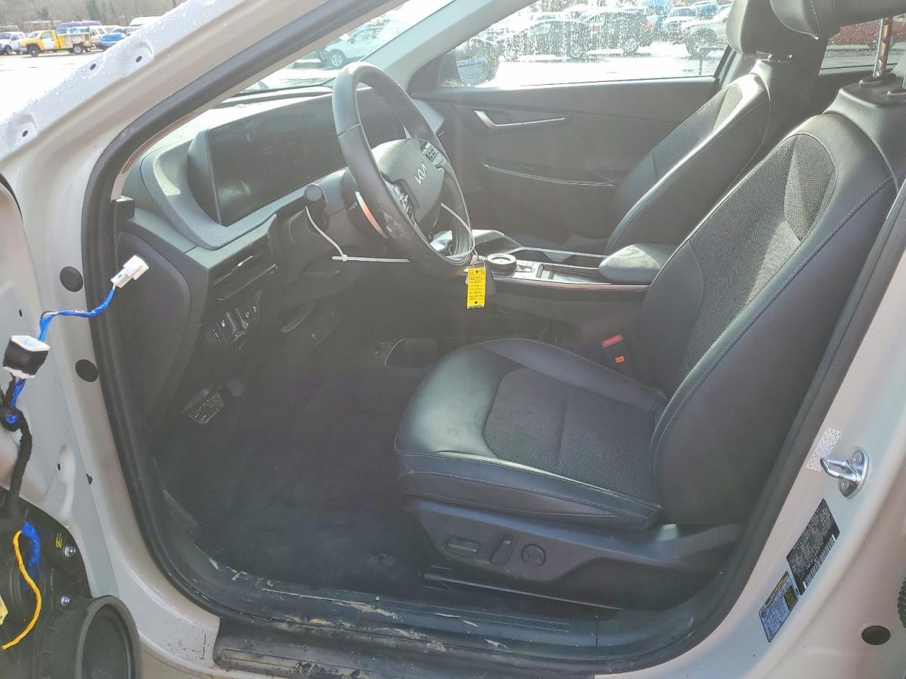 2024 KIA EV6 Light