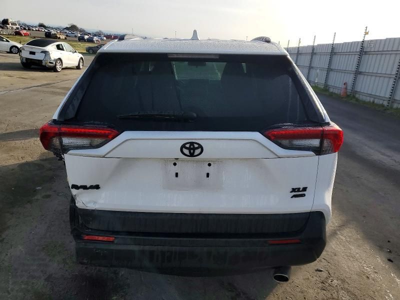 2021 Toyota Rav4 xle