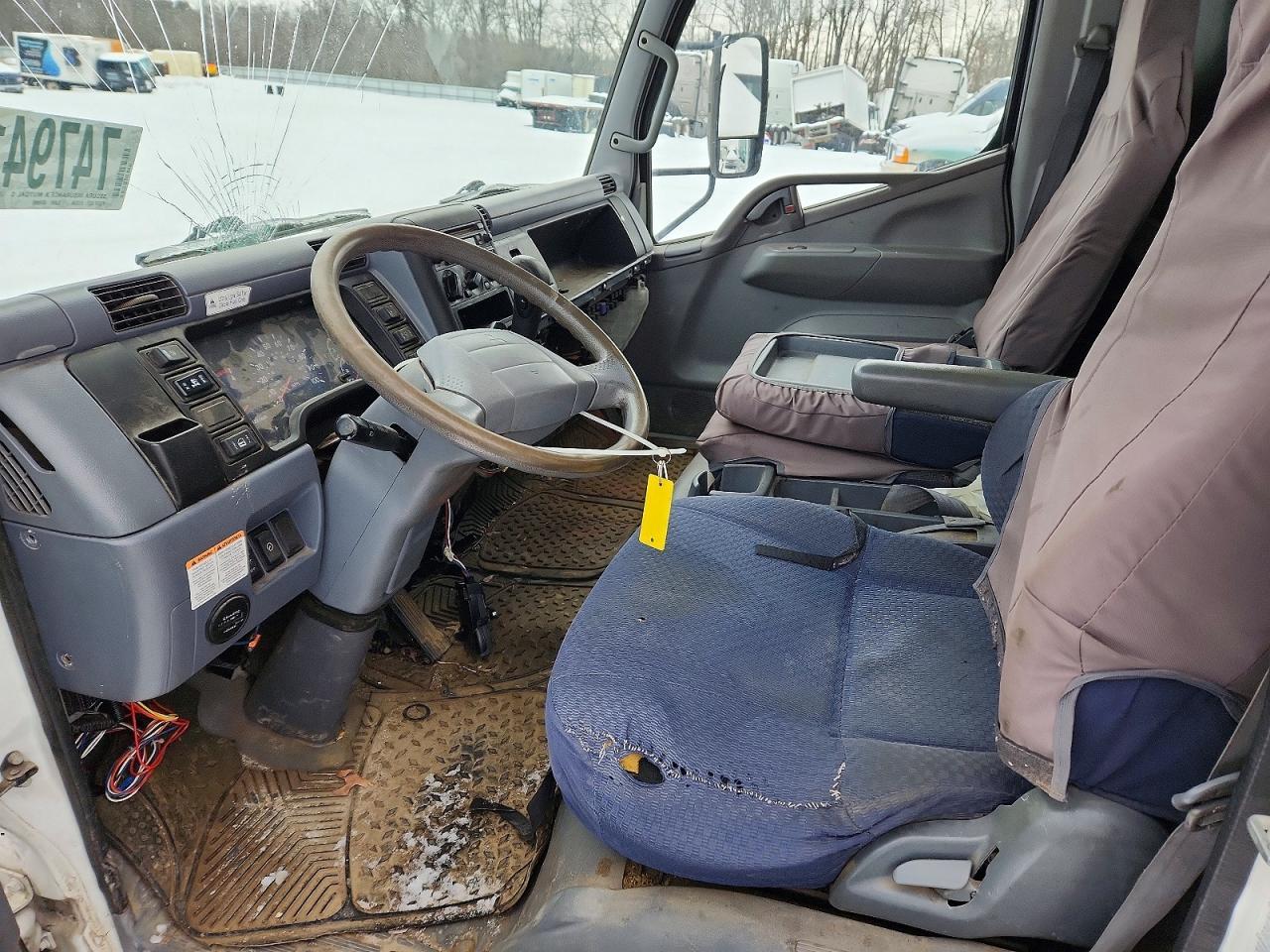 2010 Mitsubishi FE140