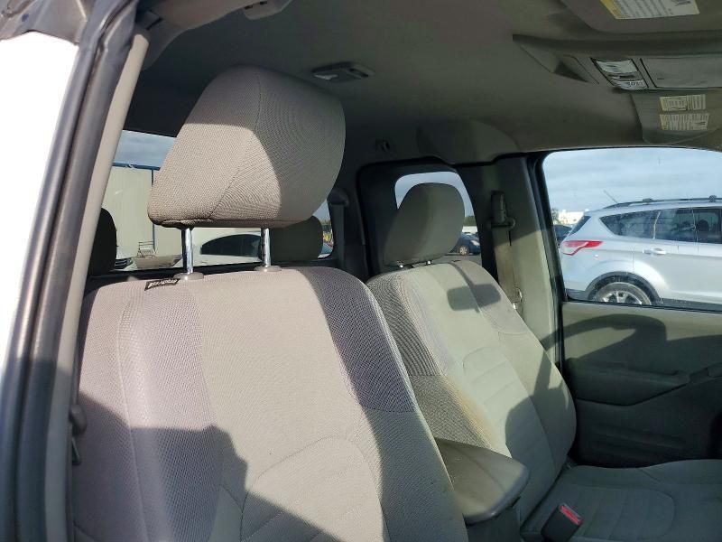 2016 Nissan Frontier s