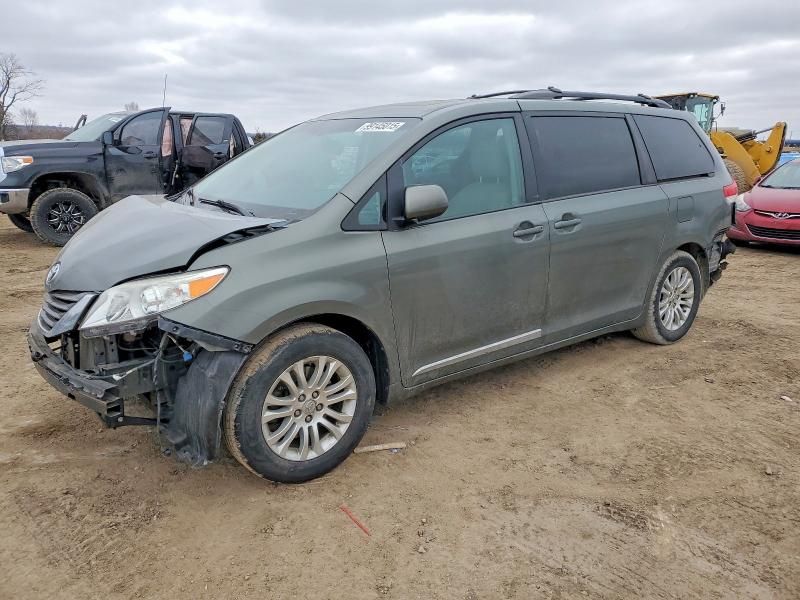 2012 Toyota Sienna xle
