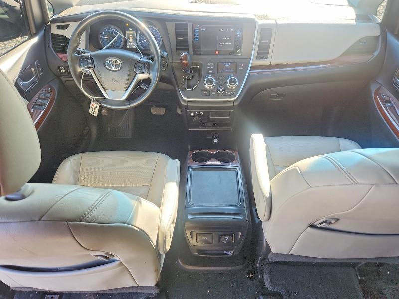 2015 Toyota Sienna xle