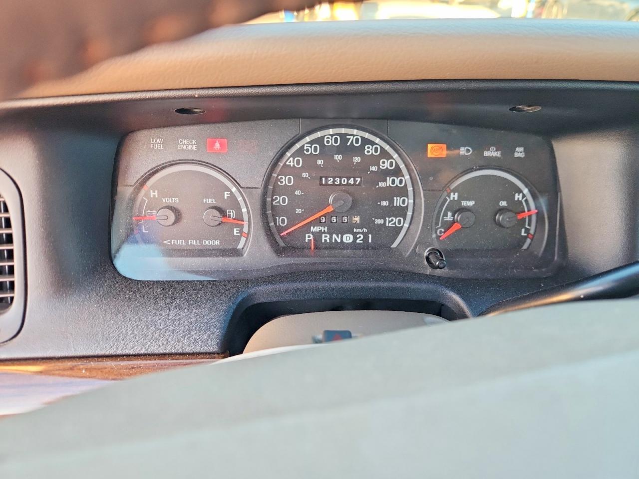 2004 Ford Crown Victoria lx