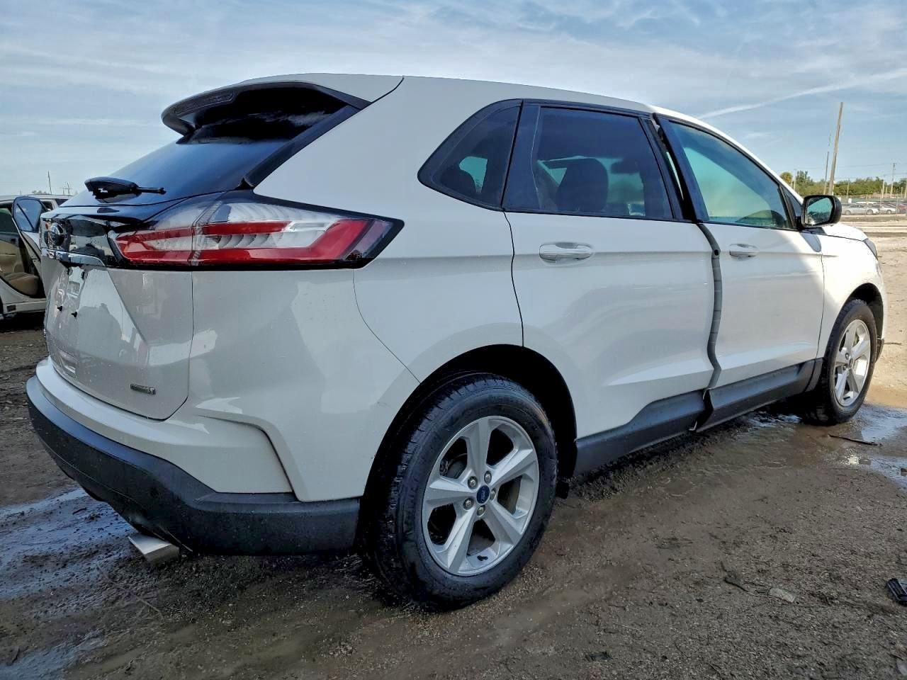 2020 Ford Edge se