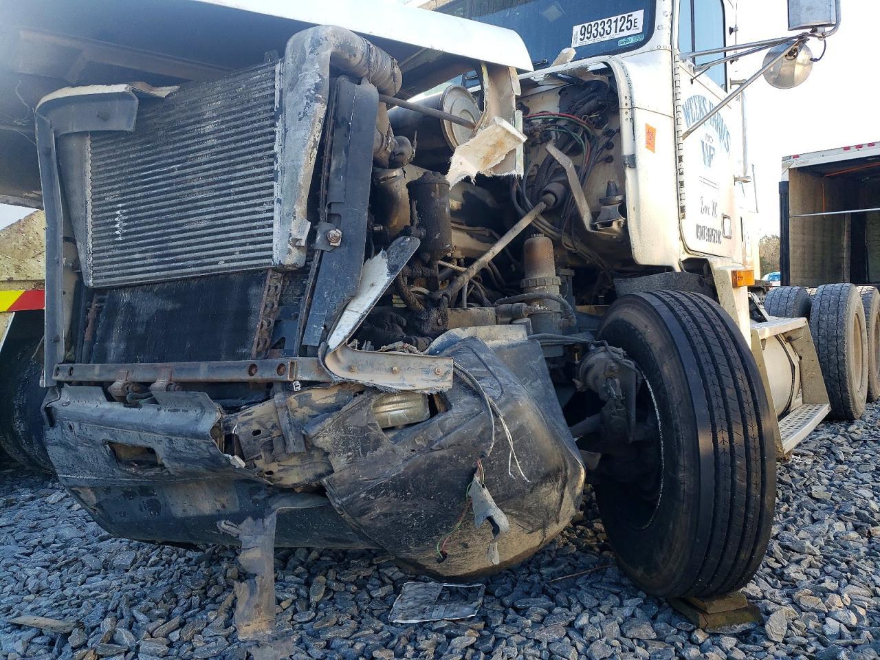 1997 Freightliner Conventional Semi Truck