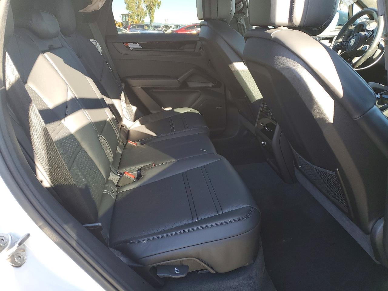 2025 Porsche Cayenne gts