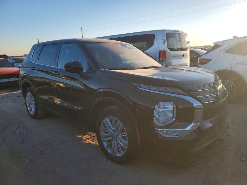 2024 Mitsubishi Outlander es