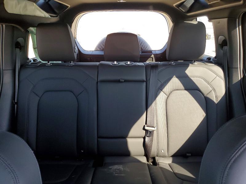 2025 Land Rover Defender 110 s