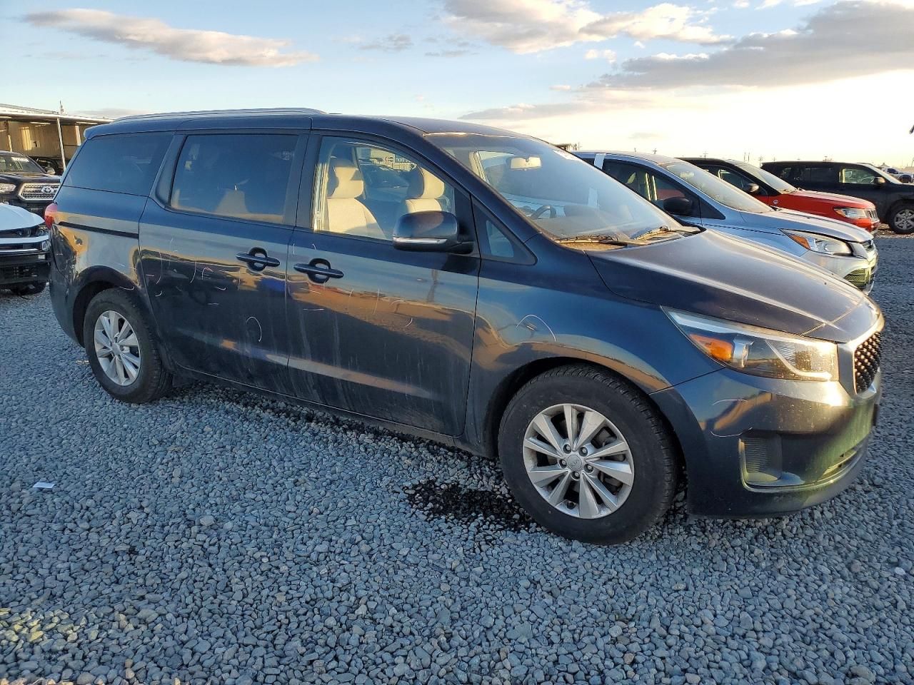 2016 KIA Sedona lx