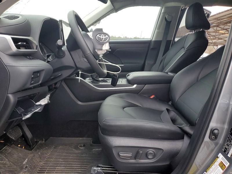 2026 Toyota Highlander xle