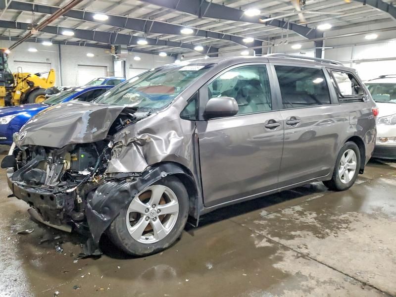 2016 Toyota Sienna le