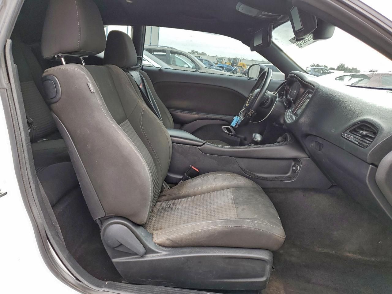 2015 Dodge Challenger sxt